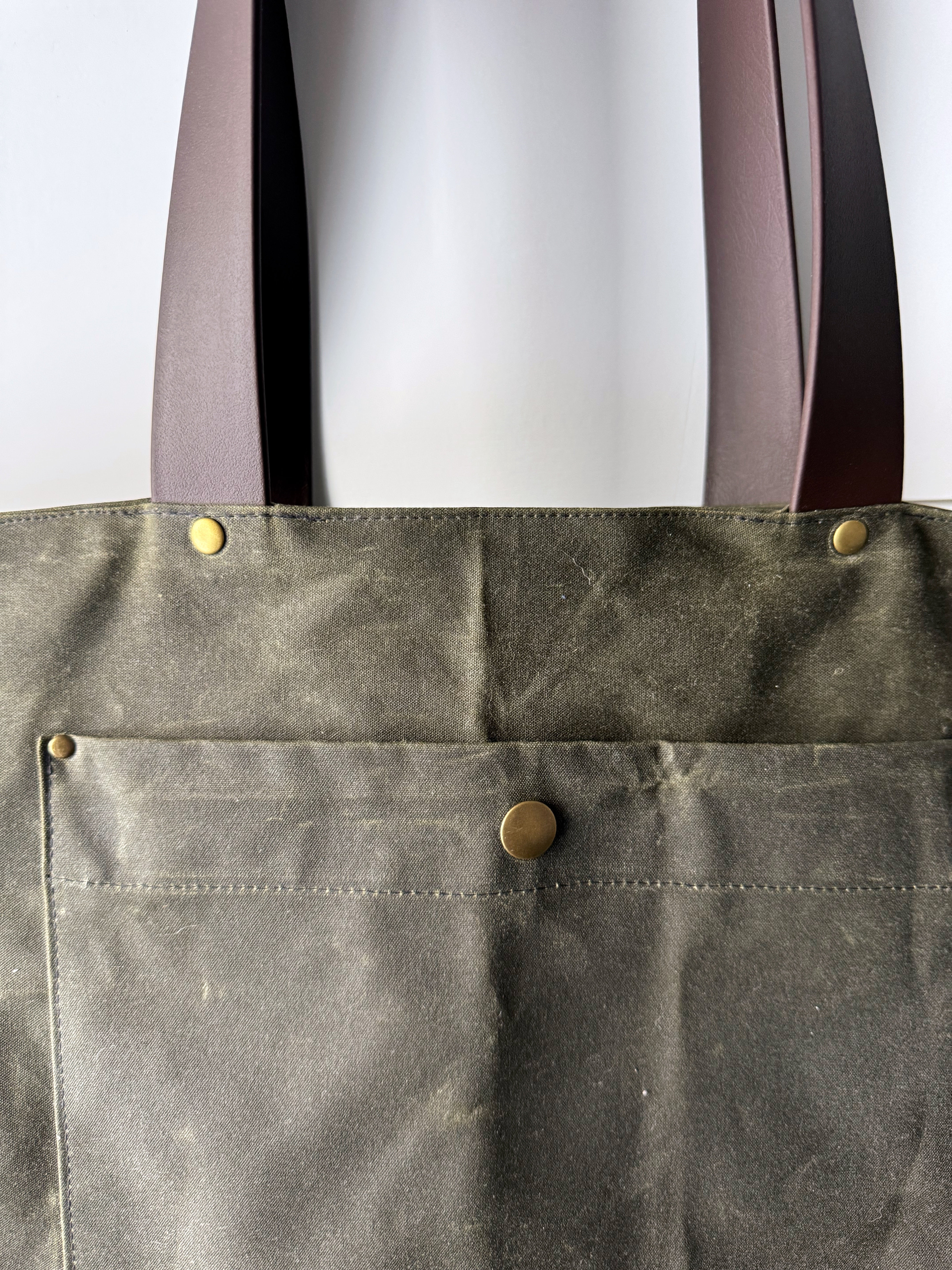 The Jody - Everyday Tote Bag in Green Canvas with Colorful Floral Lining