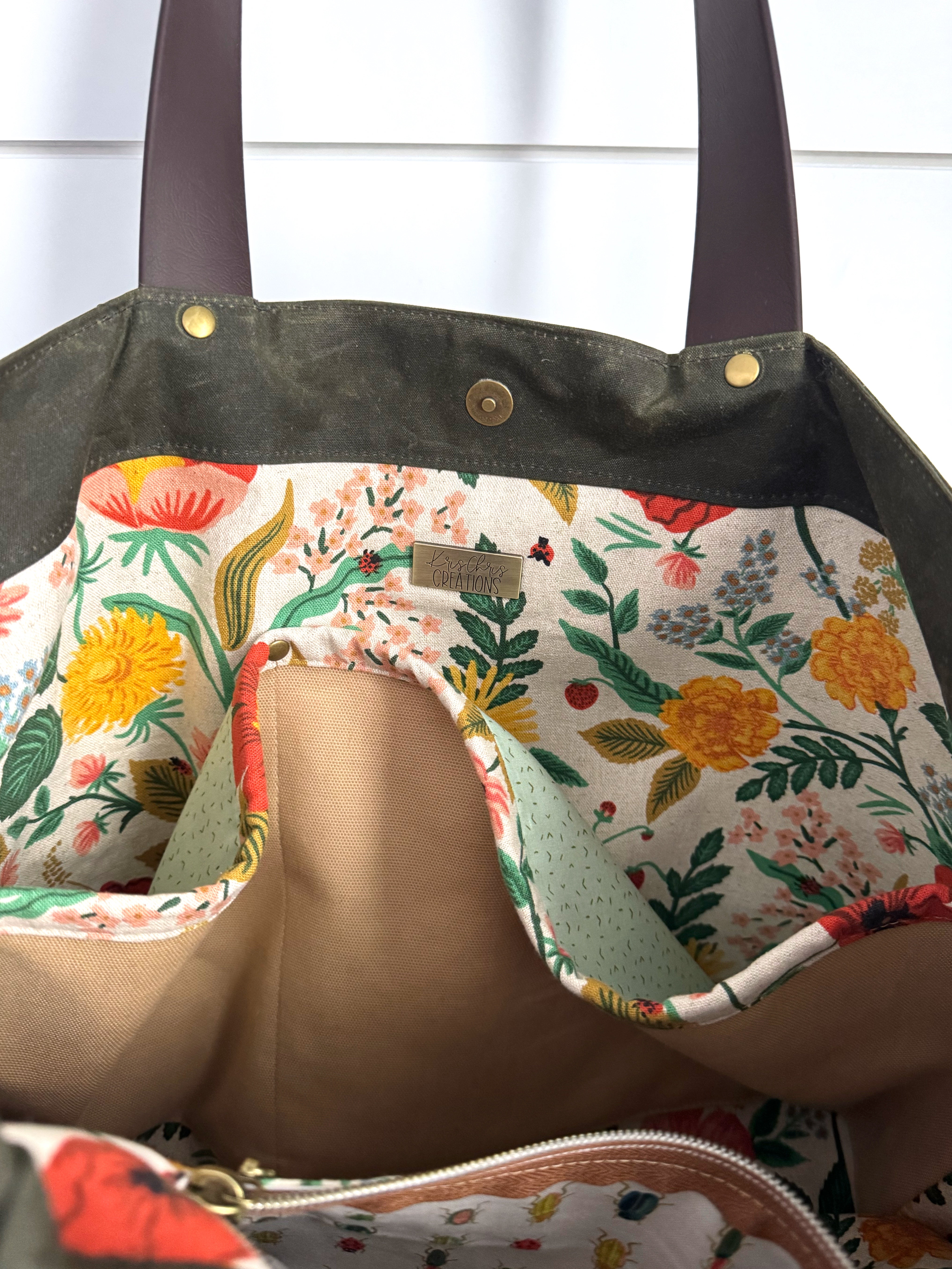 The Jody - Everyday Tote Bag in Green Canvas with Colorful Floral Lining